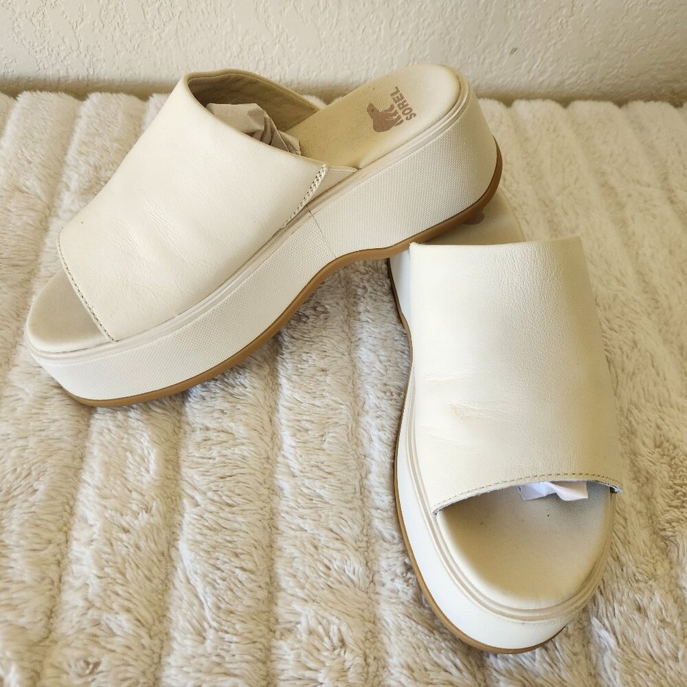 SOREL Women's Dayspring Slide Platform Sandal In Cream/Chalk with Gum Sole